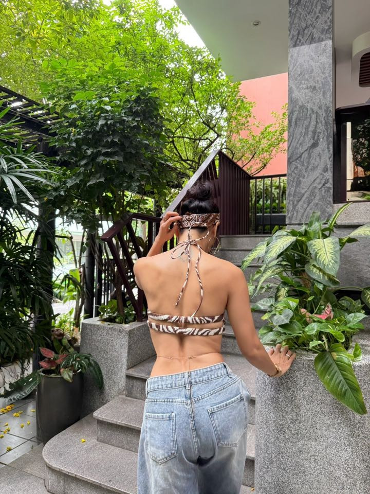 br /
img src/upload/3-2025/images/2025-07-21/1753086277-5-width720height960.jpg width660 /br /
Bí quyết giữ dáng của Phương Trinh Jolie không gì khác ngoài sự kiên trì và kỷ luật trong việc luyện tập và ăn uống. Ảnh: FB Phương Trinh Jolie