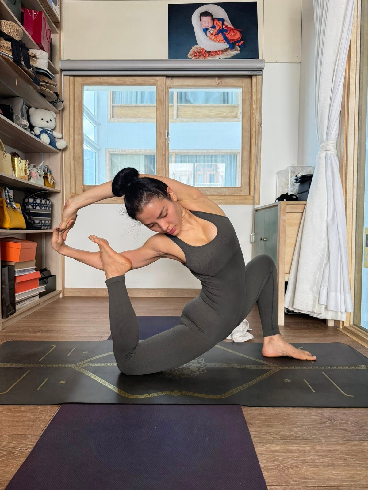 br /
img src/upload/3-2025/images/2025-07-21/1753086279-11-width1200height1600.jpg width660 /br /
Các bài tập của Phương Trinh Jolie đều có giáo viên chuyên môn cao hướng dẫn. Ảnh: FB Phương Trinh Jolie