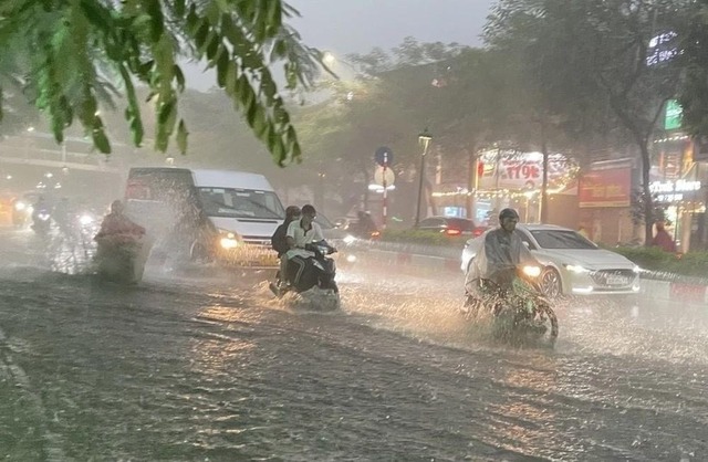 Bão Số 5 Đổ Bộ Gây Thiệt Hại Nặng Nề Tại Miền Trung Việt Nam 3 Bão Số 5 Đổ Bộ Gây Thiệt Hại Nặng Nề Tại Miền Trung Việt Nam