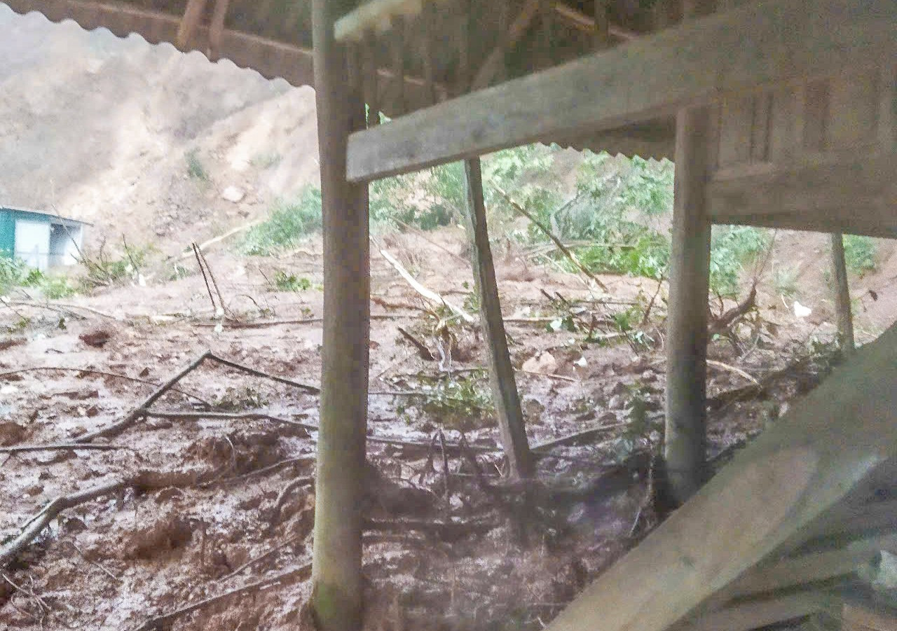 Những hình ảnh kinh hoàng trong trận lũ lịch sử ở miền Tây Nghệ An - 6