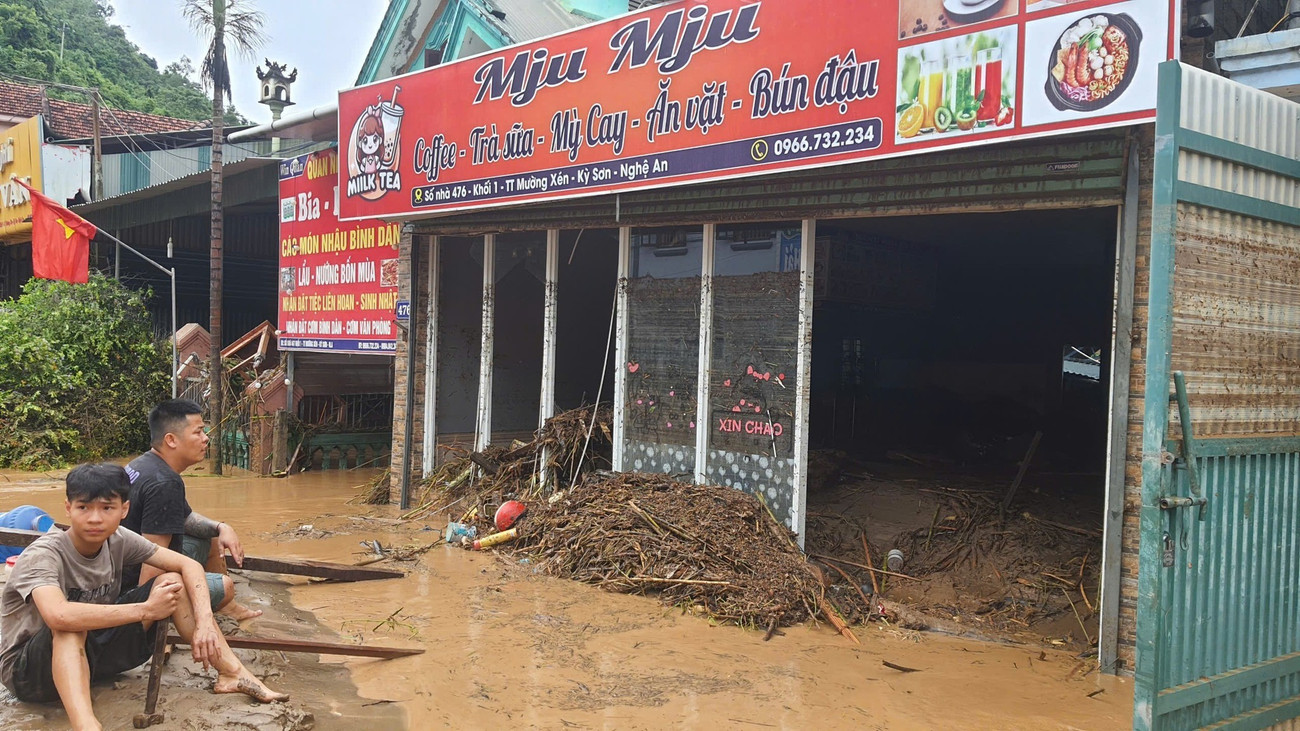 Những hình ảnh kinh hoàng trong trận lũ lịch sử ở miền Tây Nghệ An - 14