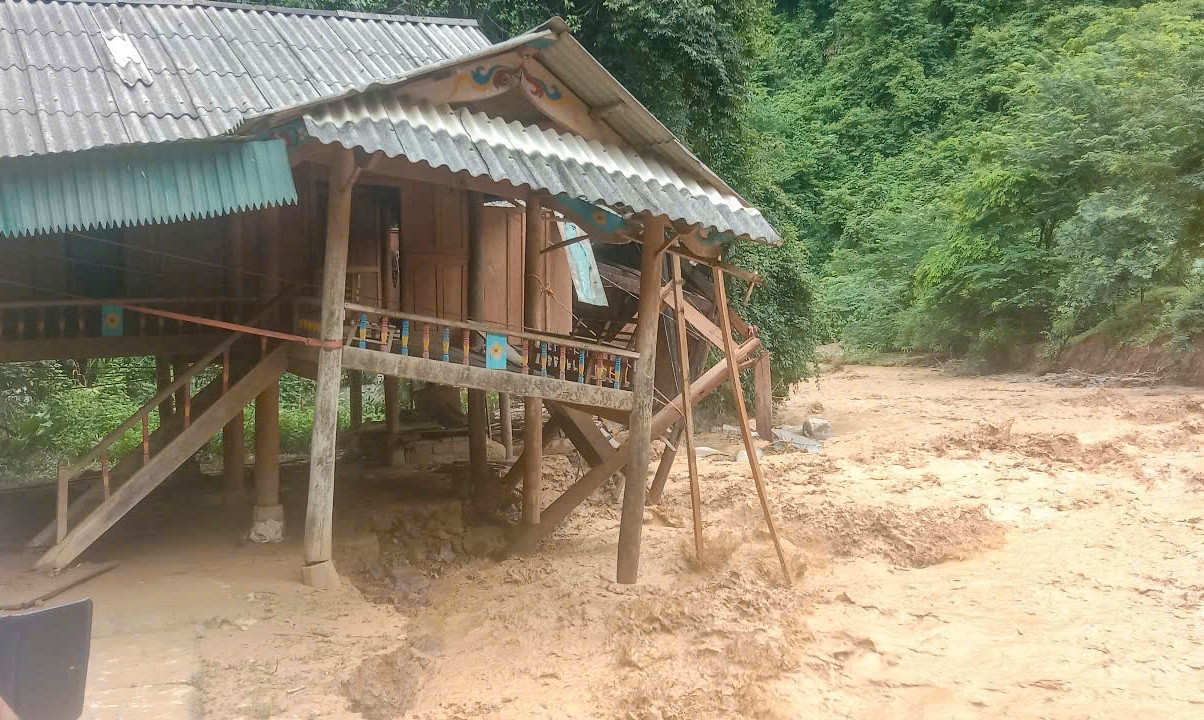 Đợt mưa lũ gây thiệt hại nặng nề cho người dân miền Tây Nghệ An.