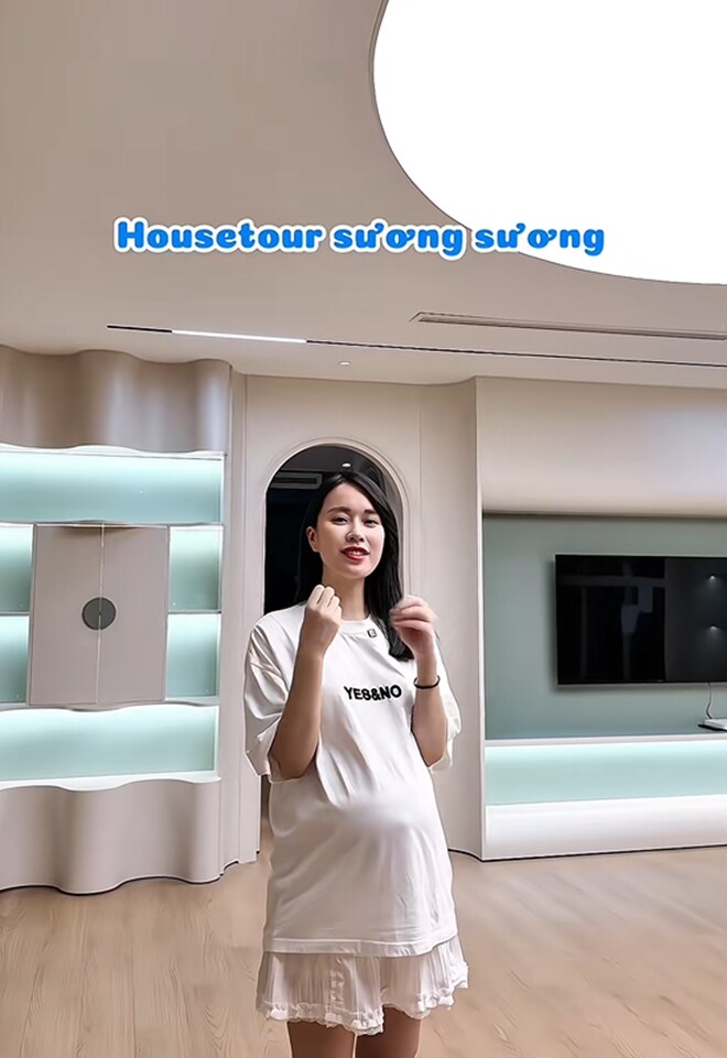 Dù Ngô Mai Phương mới review sương sương nhưng nhiều người không khỏi xuýt xoa: Nhà đẹp quá trời luôn, Xin vía giàu như chị,  Giống khách sạn 5 sao, Đây có phải nhà đâu, đây là cung điện trong mắt mấy đứa nghèo như em...
