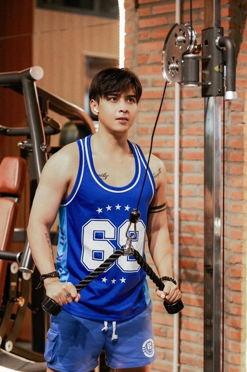 Mới đây, bị đồn bị bắt trong bữa tiệc ma túy, ca sĩ Hồ Quang Hiếu phủ nhận. Nam ca sĩ cho biết, tin đồn không đúng sự thật, ảnh hưởng đến cuộc sống, công việc của anh. Ảnh: FB Hồ Quang Hiếu.