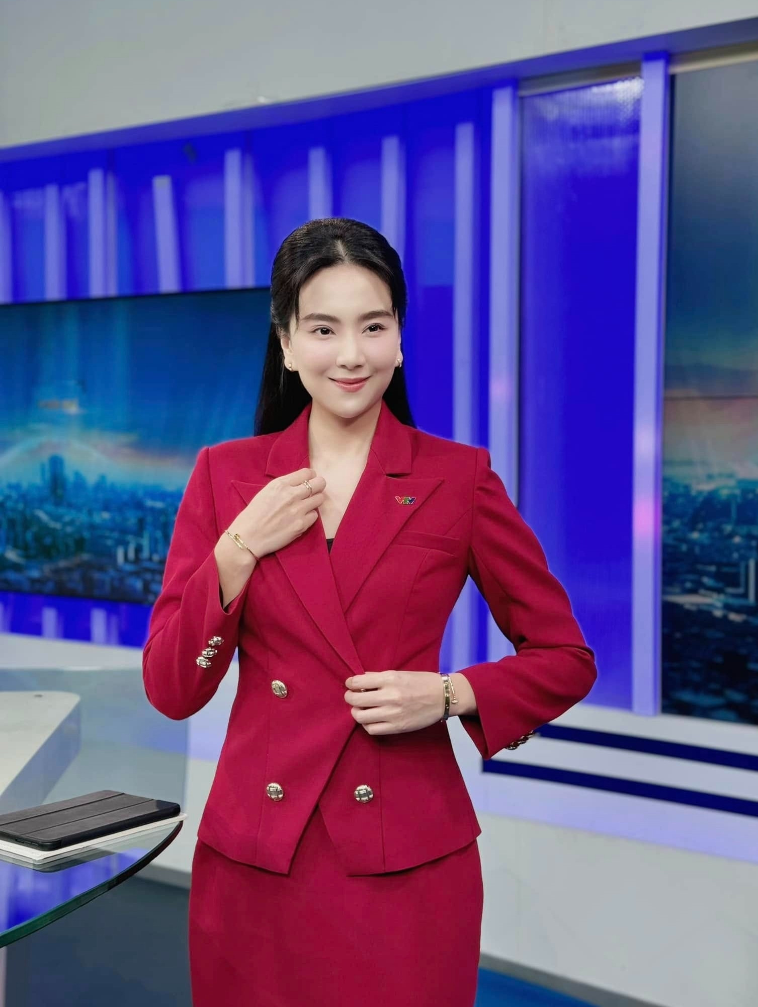 Cuộc sống của amp;#34;MC đẹp nhất VTVamp;#34; sau 2 lần làm dâu hào môn ra sao? - 1