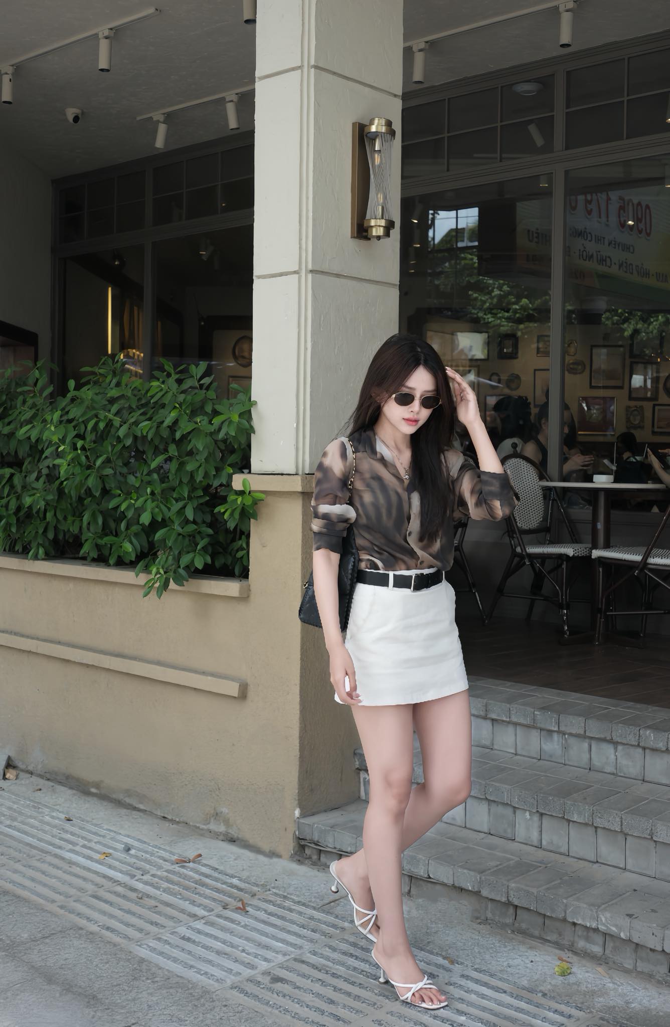 Sau khi kết hôn, Khánh Vy dành nhiều thời gian chăm sóc chồng con, kinh doanh online. Thi thoảng, cô tham gia sự kiện giải trí cùng chồng. 