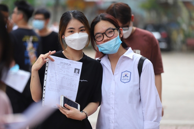 Việc hiểu rõ sự khác nhau giữa điểm sàn và điểm chuẩn là rất quan trọng để các thí sinh có thể lựa chọn và xác định được kế hoạch xét tuyển phù hợp với khả năng của mình. Ảnh minh họa: TL