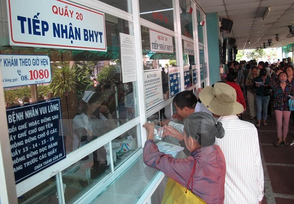 Mượn thẻ BHYT: Phạt tới 5 triệu từ 15/8 2 Trường hợp sử dụng sai thẻ bảo hiểm y tế có thể bị phạt nặng. Ảnh minh họa: TL