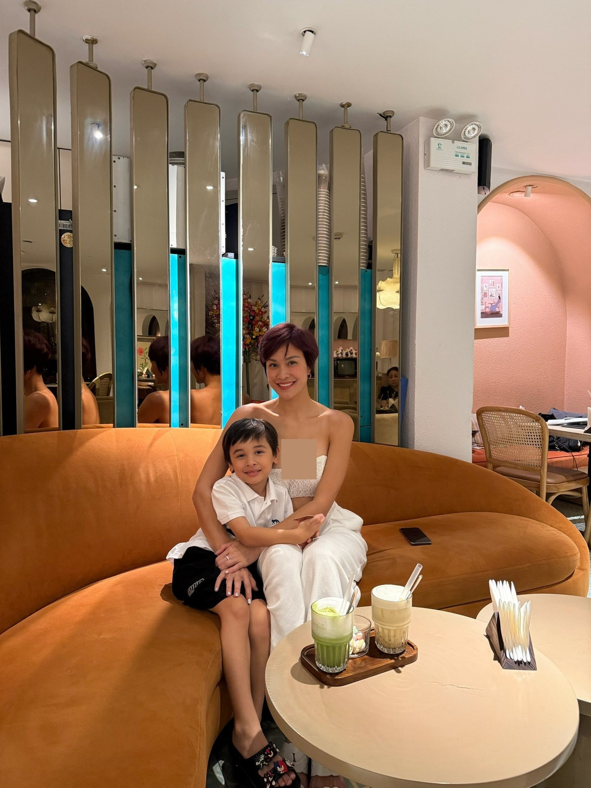 “MC gợi cảm nhất showbiz Việt” Phương Mai mặc táo bạo - 12