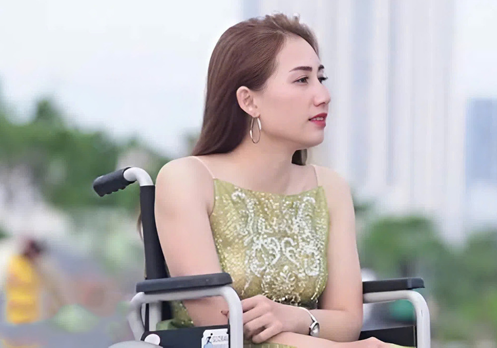Lê Hiền Hạnh - cô gái khuyết tật từng gây chú ý trong phim Đảo của dân ngụ cư. 