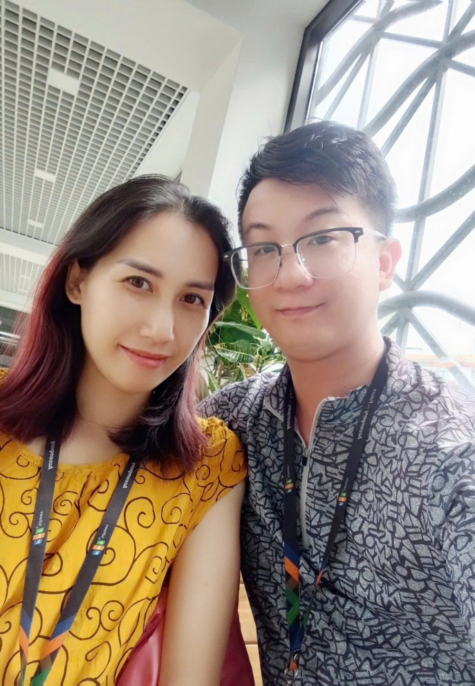 Anh Trung - chồng của Hiền Hạnh chết lặng khi chứng kiến vợ ra đi. 
