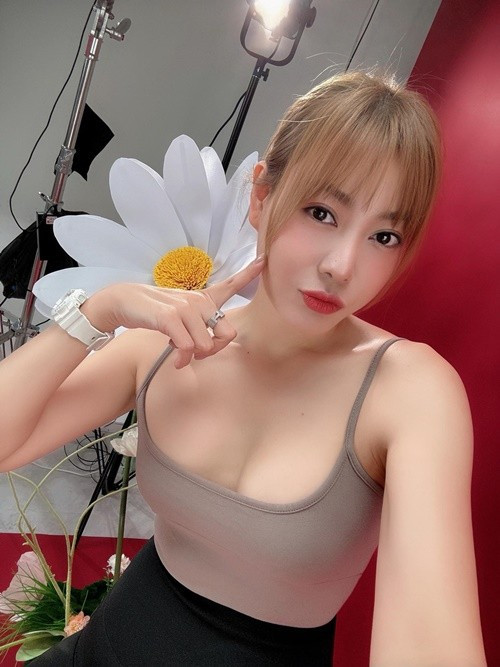 Thanh Hương khoe vóc dáng đẹp hút mắt với bikini - 9