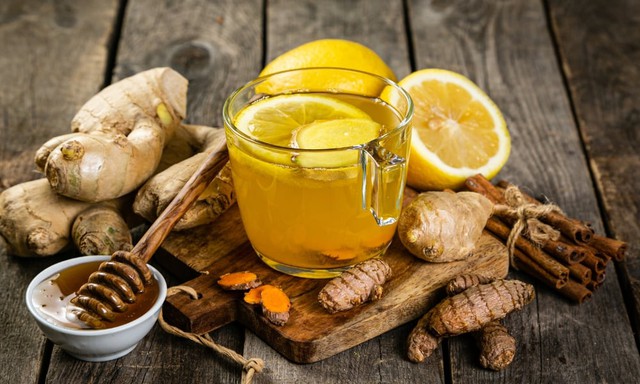 Cách sử dụng gừng đơn giản nhất là uống trà gừng.