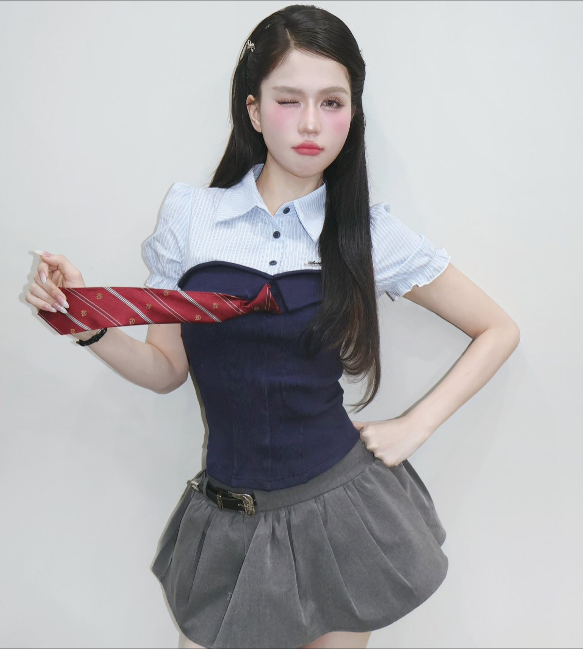 amp;#34;Nữ hoàng nội yamp;#34; khiến fan dụi mắt với hình tượng nữ sinh ngọt ngào - 6