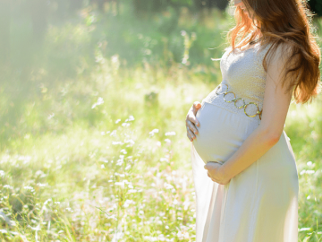 Làm mẹ đơn thân bằng IVF: Quyết định sáng suốt hay liều lĩnh?