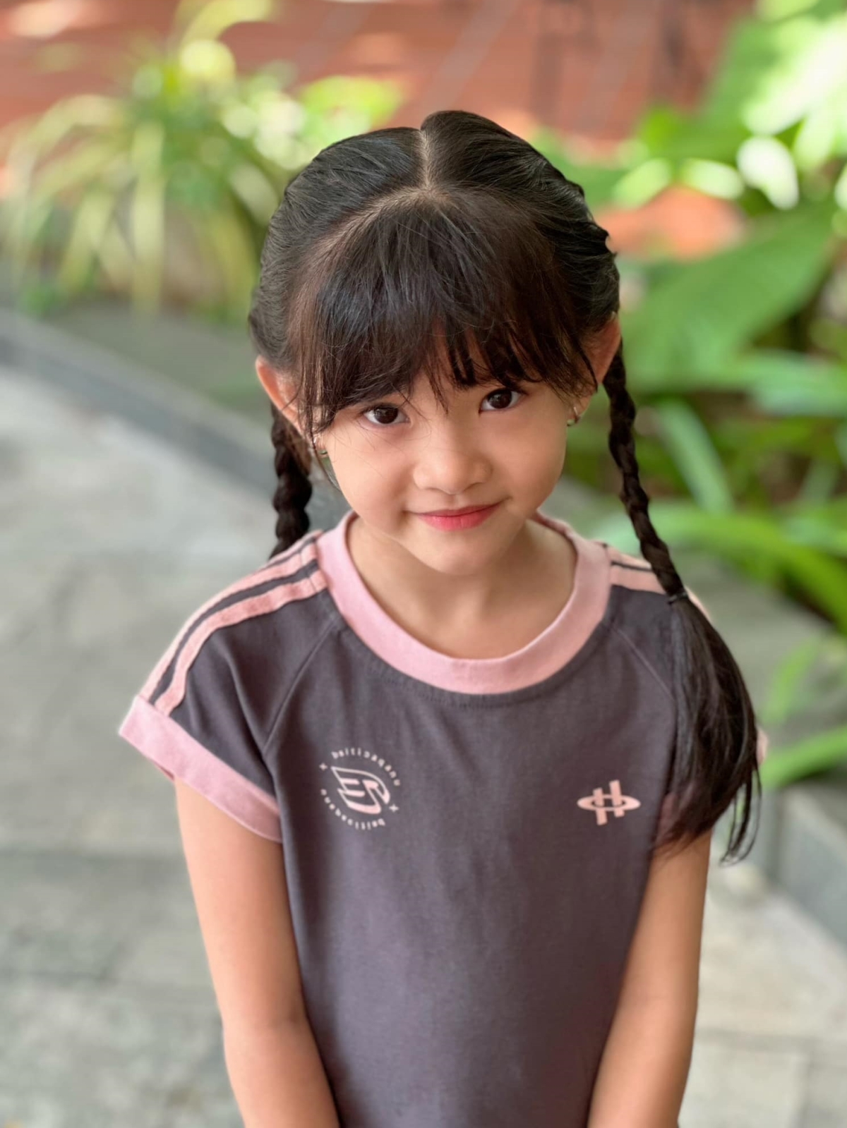 Con gái 8 tuổi amp;#39;xinh như búp bêamp;#39; của Thành Đạt - Hải Băng - 9