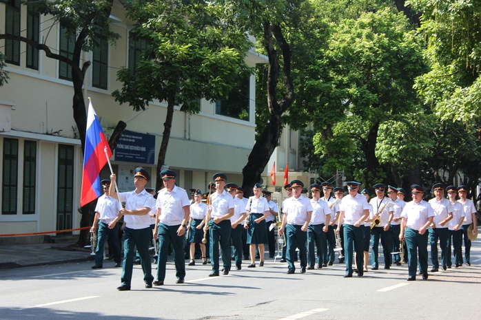 Kỵ binh diễu hành trong Nhạc hội Cảnh sát Thế giới 2025 rực rỡ bên hồ Gươm - 5
