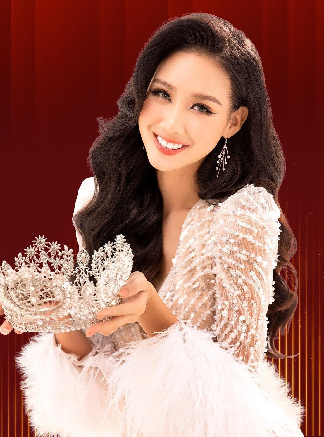 Bảo Ngọc khoe bộ sưu tập danh hiệu, giấy khen sau tin thi Miss World 2026 - 10