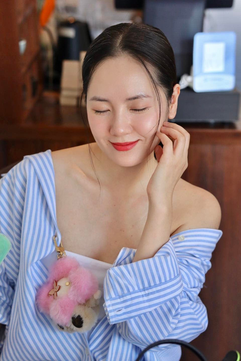 Phương Linh khoe cận làn da láng mịn amp;#34;không tì vếtamp;#34; khi đến Quy Nhơn - 3