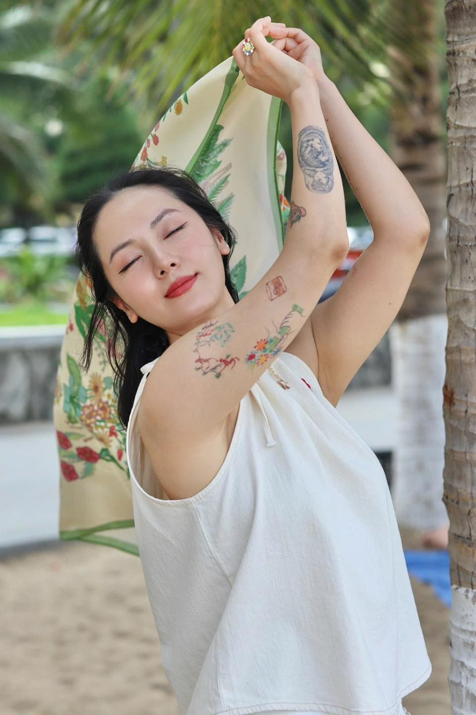 Phương Linh khoe cận làn da láng mịn amp;#34;không tì vếtamp;#34; khi đến Quy Nhơn - 10