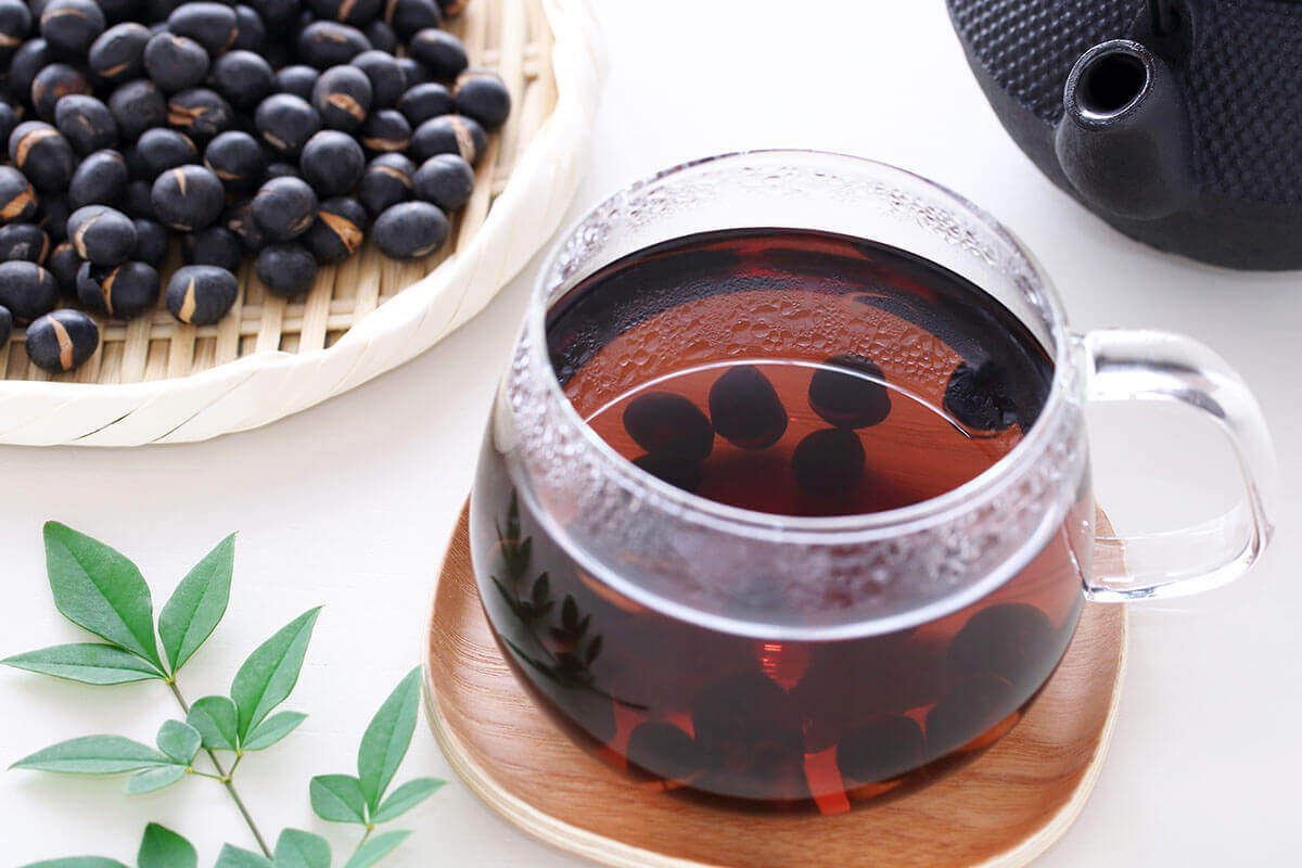Uống nước đậu đen rang giúp bổ thận tráng dương.