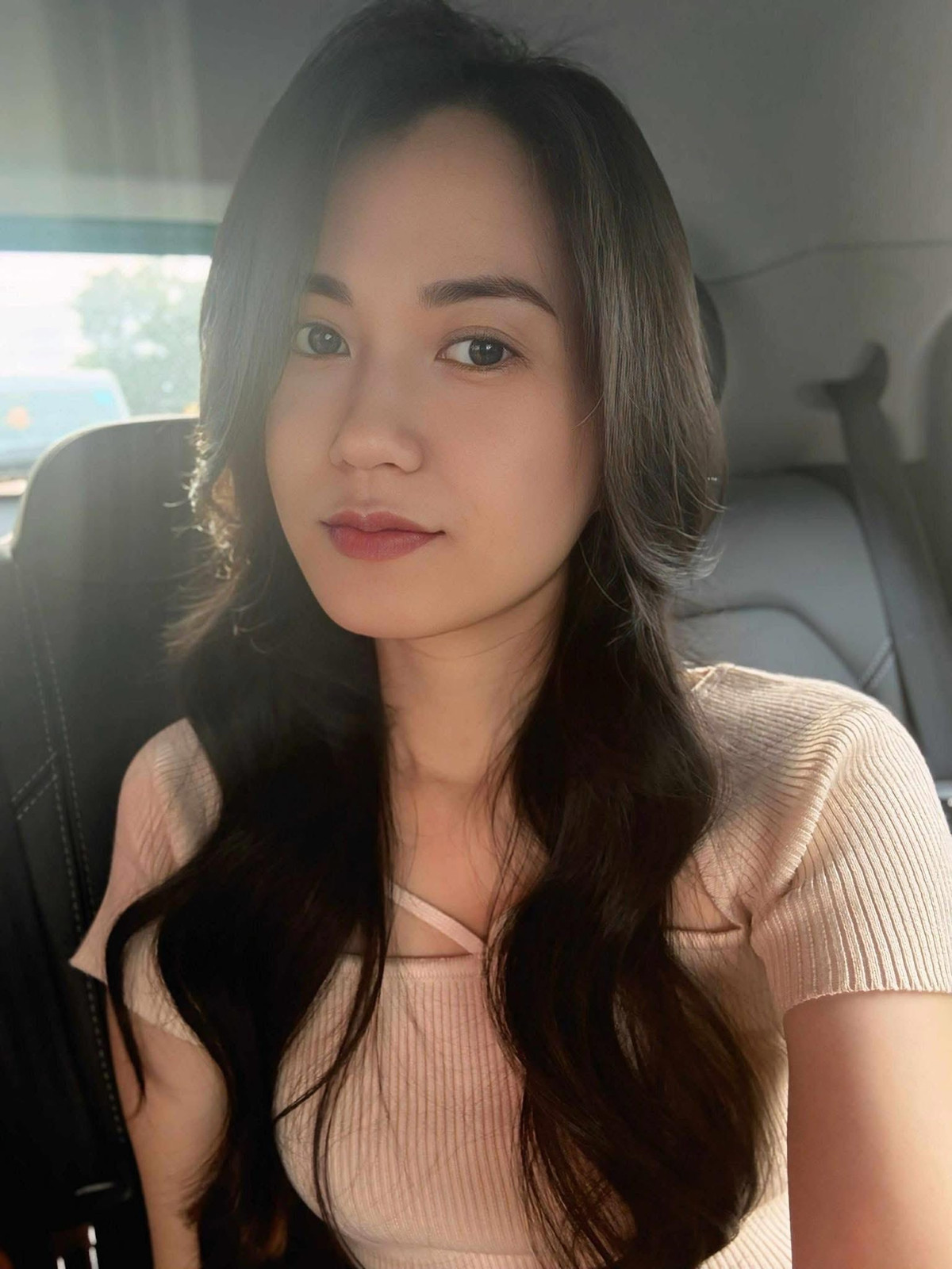 Mẹ hai con Lâm Vỹ Dạ khiến fan ngỡ ngàng vì ngày càng trẻ đẹp - 10