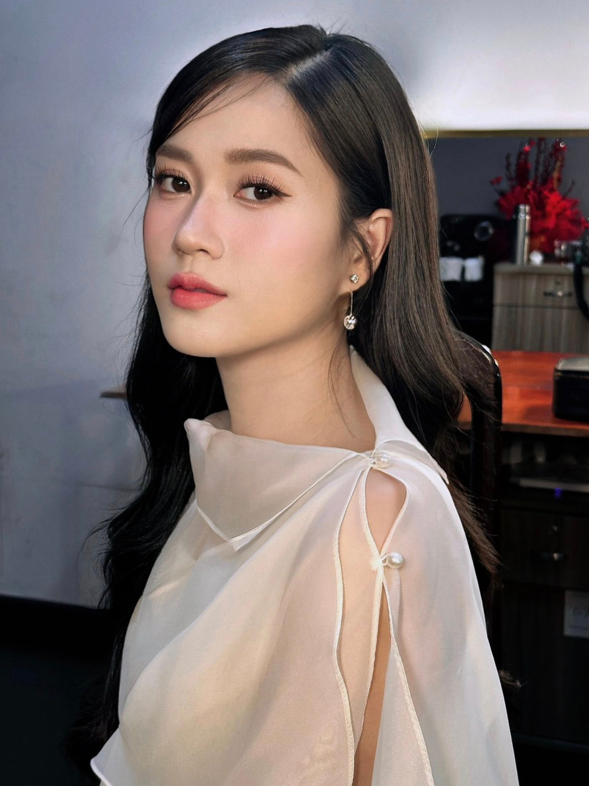 Mẹ hai con Lâm Vỹ Dạ khiến fan ngỡ ngàng vì ngày càng trẻ đẹp - 9