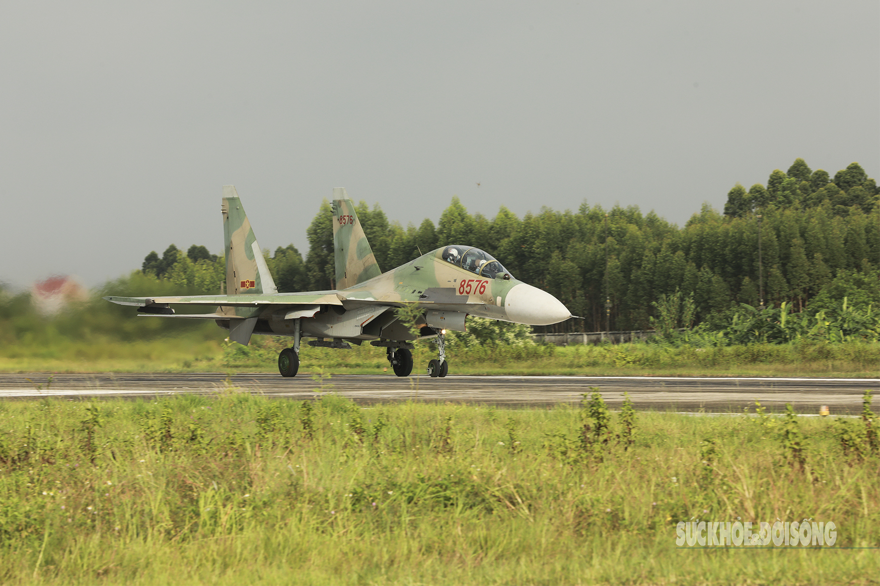 Su-30MK2 – “rắn hổ mang chúa” tung cánh.