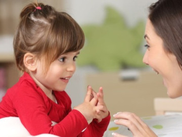 4 câu hỏi nghe ngớ ngẩn nhưng chỉ trẻ thông minh mới hay hỏi: Cha mẹ đừng vội gạt đi