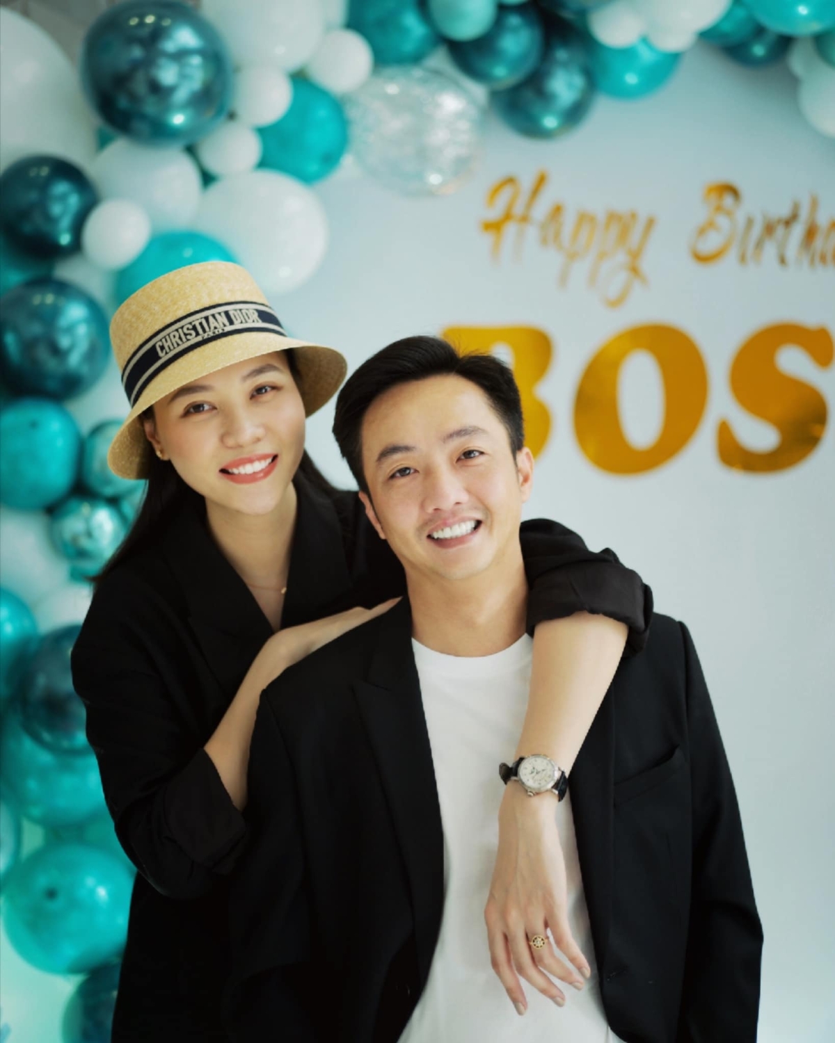 Sau 6 năm kết hôn, cả hai được khen ngày càng có tướng phu thê, đồng điệu phong cách giàu ngầm.