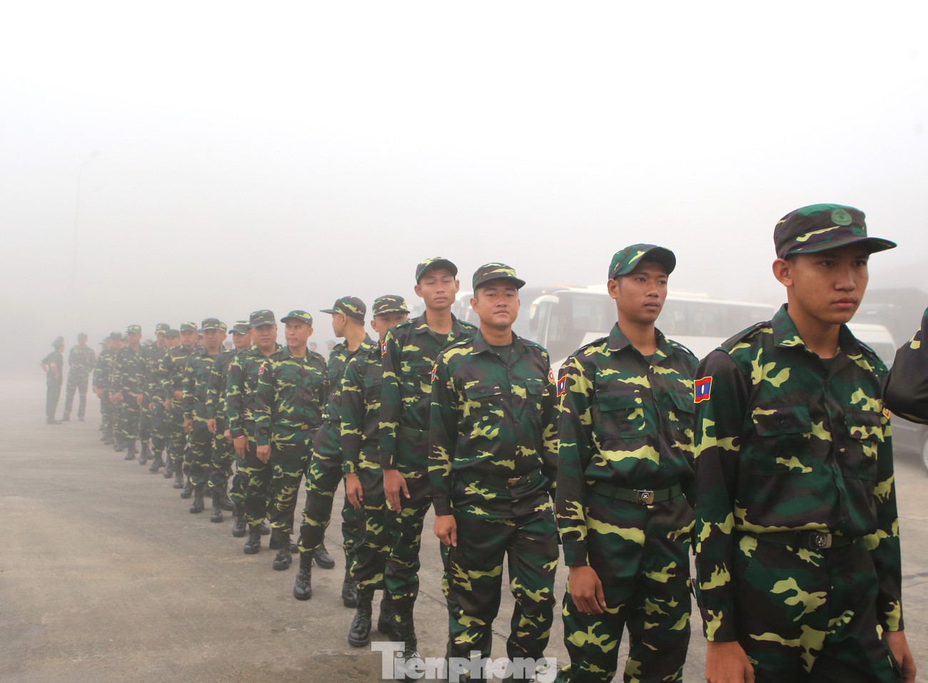 9h sáng 16/8, tại Cửa khẩu Quốc tế Cầu Treo (Hà Tĩnh), đoàn cán bộ, chiến sĩ Quân đội nhân dân Lào đã hoàn tất thủ tục nhập cảnh để tham gia lễ diễu binh, diễu hành kỷ niệm 80 năm Quốc khánh nước Cộng hòa xã hội chủ nghĩa Việt Nam (2/9/1945 - 2/9/2025).