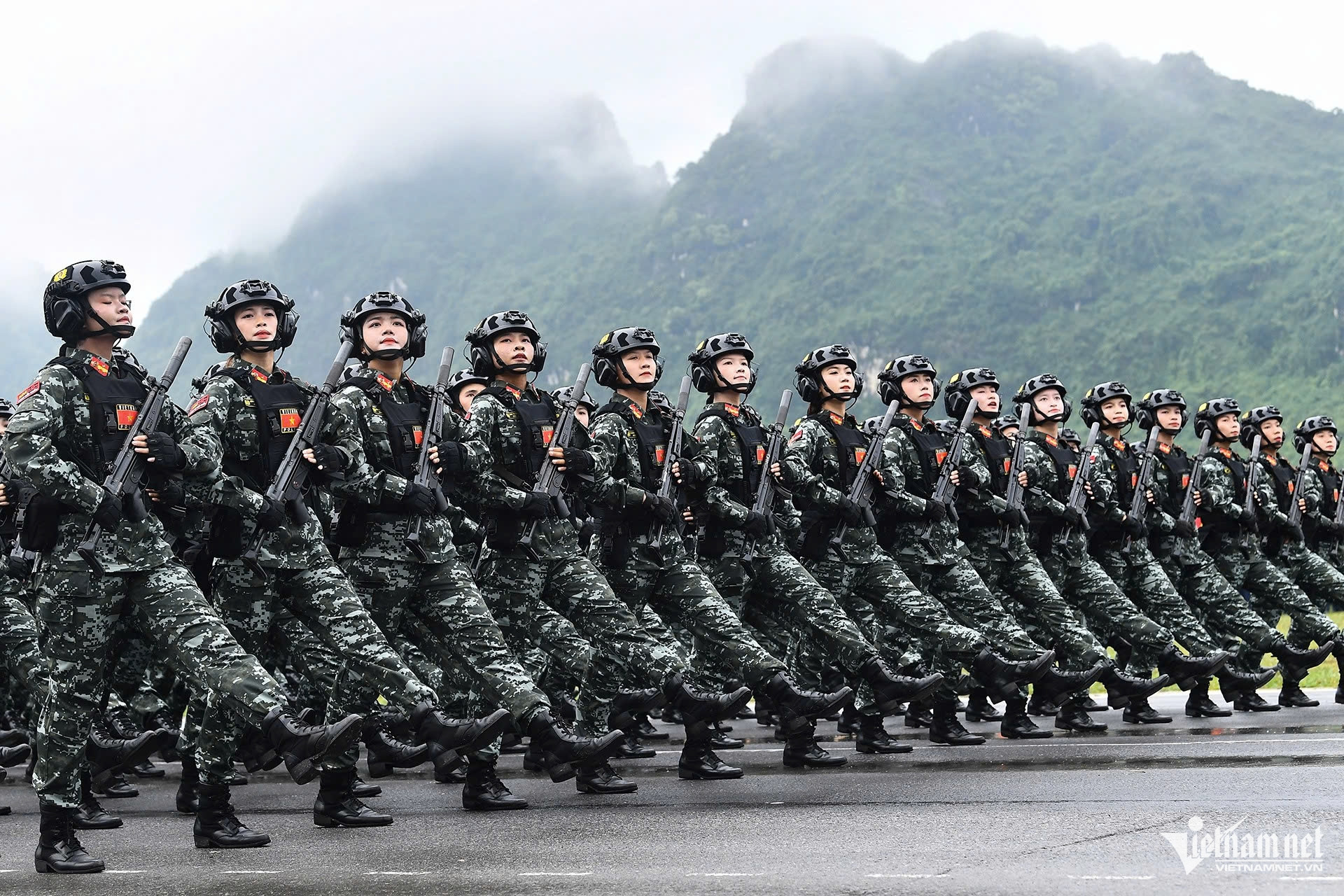 Hơn 16.000 chiến sĩ hợp luyện diễu binh trong mưa - 21