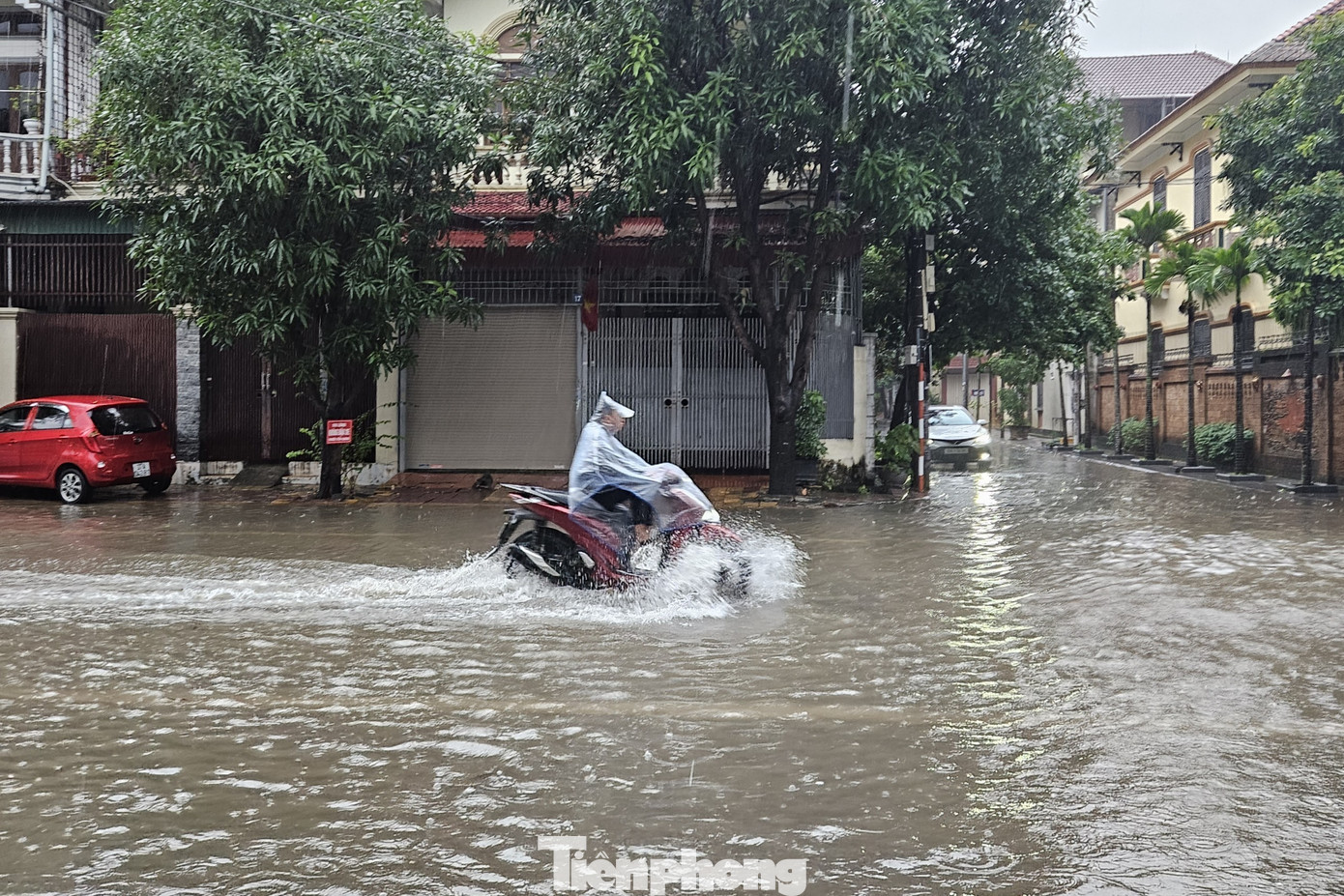 Tin tức 24h: Áp thấp nhiệt đới dự báo sẽ vào Vịnh Bắc Bộ, Hà Nội có thể mưa to những hôm nào? - 13