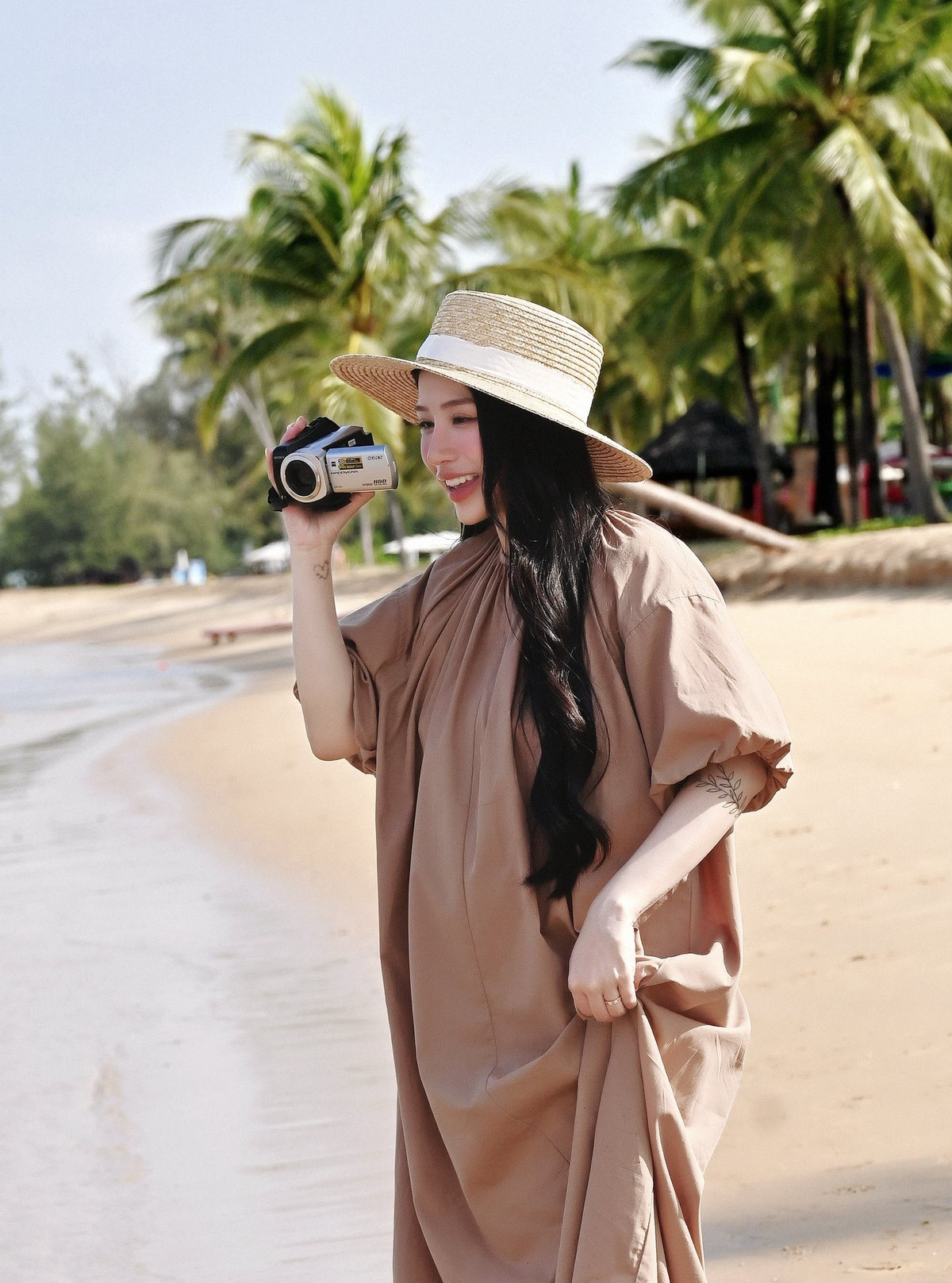 Sau khi sinh 4 con, sắc vóc ái nữ đại gia Minh Nhựa ra sao? - 9