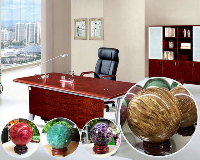 Quả cầu phong thủy là một trong những vật phẩm phong thủy cho bàn lãnh đạo được nhiều quản lý yêu thích, lựa chọn cho không gian làm việc của mình.