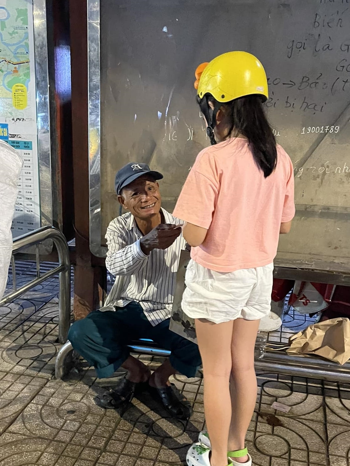 Cuộc sống của con gái Mai Phương bên bảo mẫu - 12
