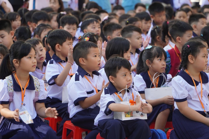 Vỡ òa cảm xúc trong ngày amp;#34;Hôm nay, em vào lớp 1amp;#34; - 13