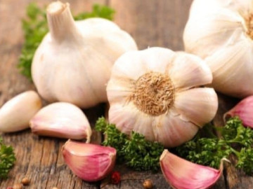 Câu chuyện củ tỏi trừ tà trong tháng 7 cô hồn và cách dùng tỏi chuẩn phong thủy