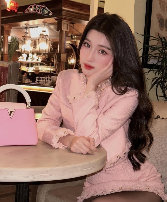Chiếc túi được Phương Nhi yêu thích thời gian dài.