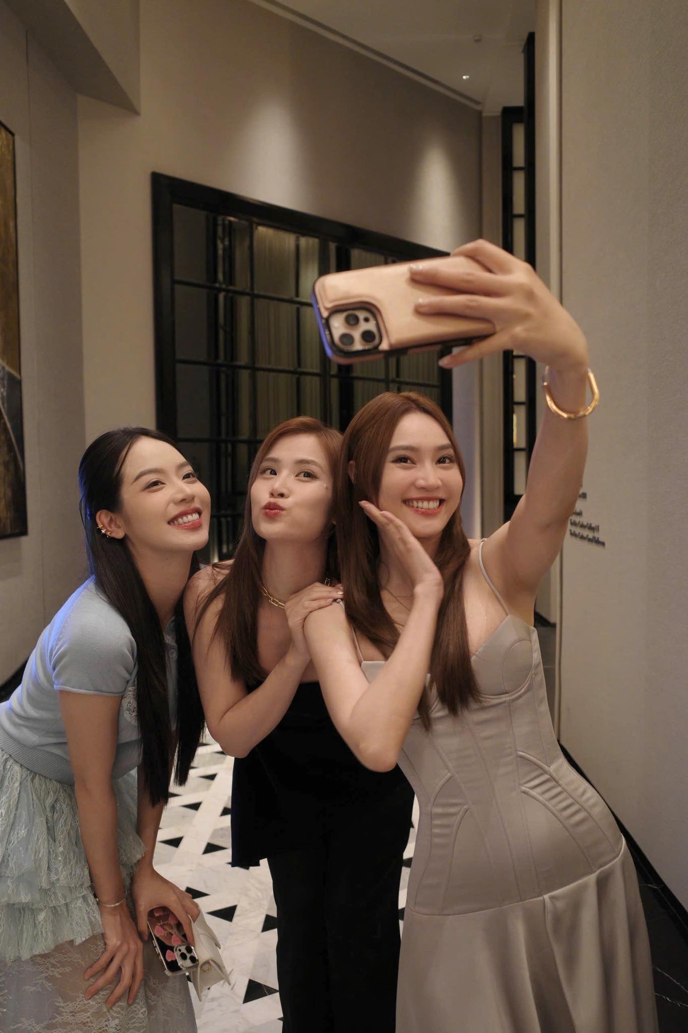 Mỗi người đẹp một phong cách nhưng tất cả đều tỏa sáng nhờ visual sáng trưng.