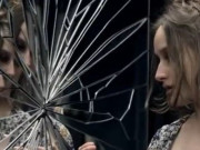 Nhà đẹp - Vỡ gương trong tháng 'cô hồn' có đáng sợ không?