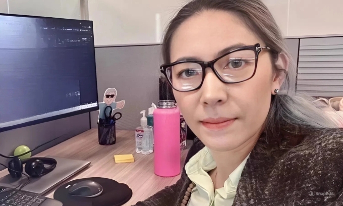 Hoa hậu Bình Phương ở chỗ làm.