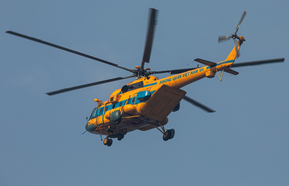 Cận cảnh đội hình bay trình diễn trên bầu trời Hà Nội - 2