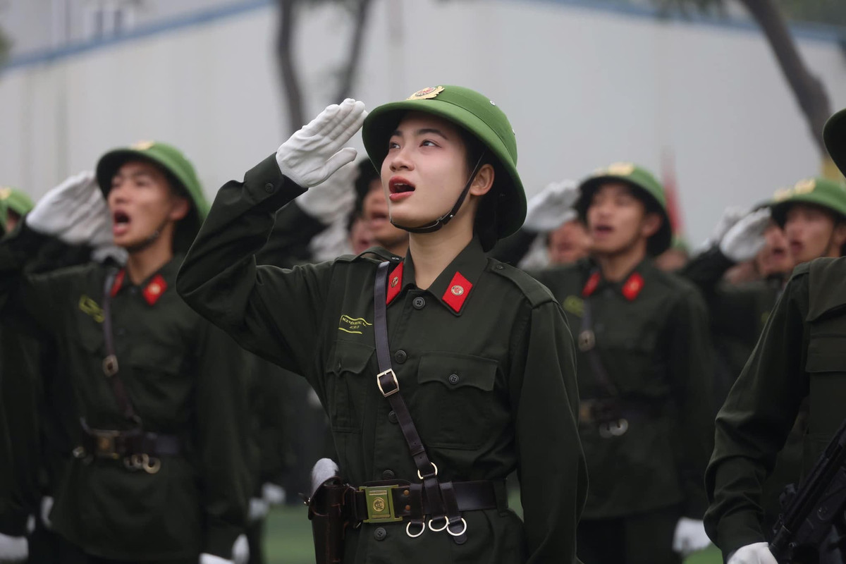 amp;#34;Bông hồng thépamp;#34; xinh đẹp trong khối diễu binh, diễu hành A80 - 1
