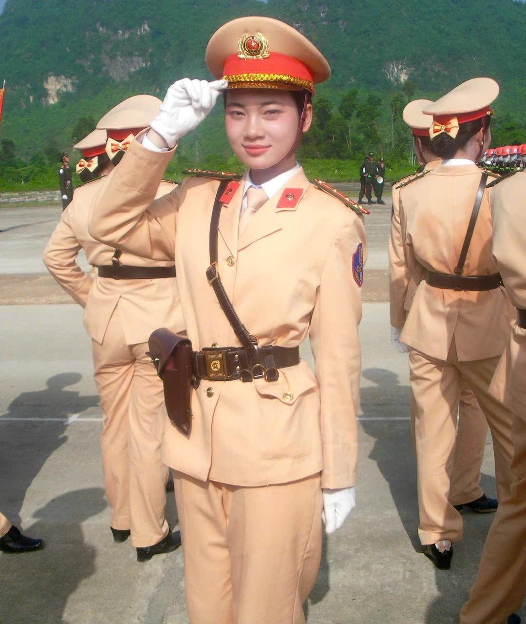 amp;#34;Bông hồng thépamp;#34; xinh đẹp trong khối diễu binh, diễu hành A80 - 5