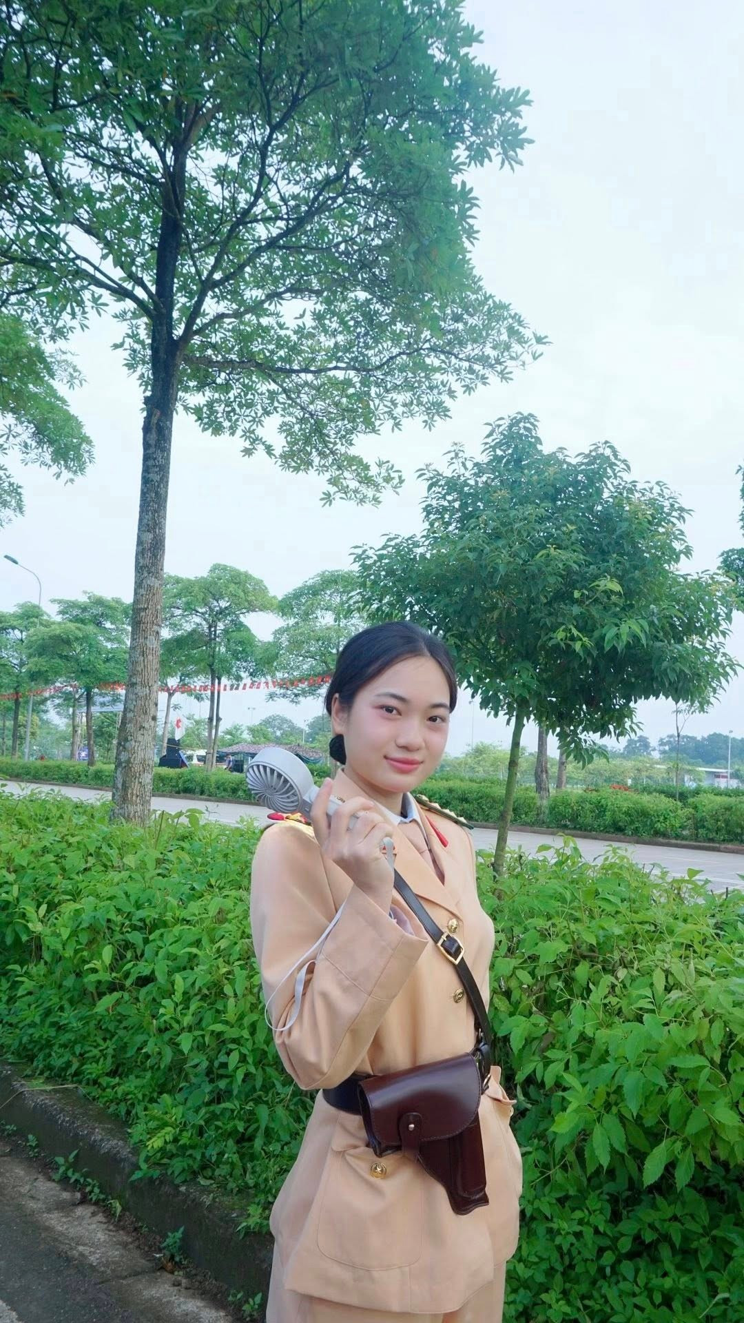 amp;#34;Bông hồng thépamp;#34; xinh đẹp trong khối diễu binh, diễu hành A80 - 4