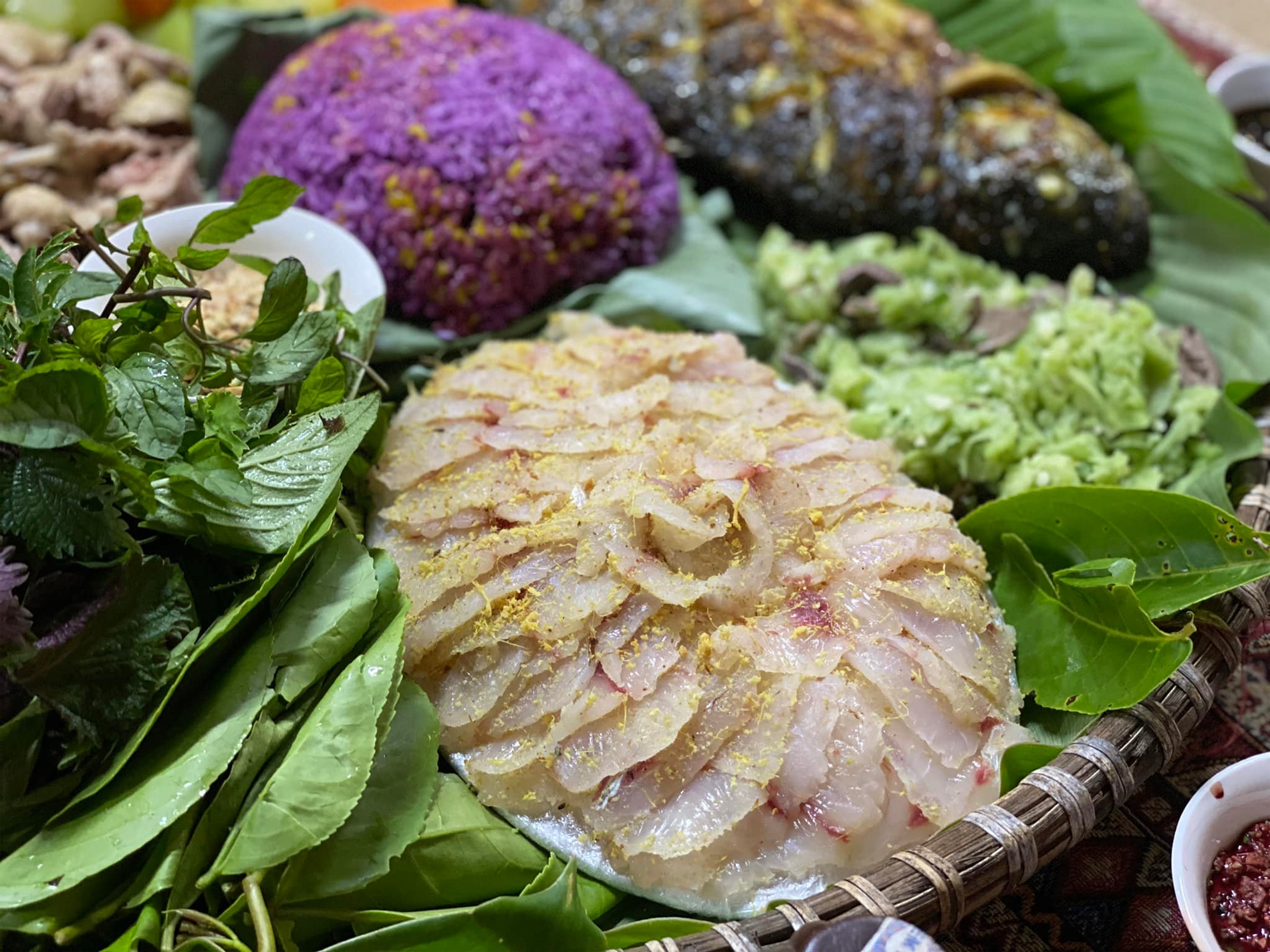 Gỏi cá bỗng ăn thanh mát, không có vị tanh. Ảnh: Lê Triều Dương