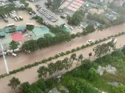 Tin tức - Mưa kéo dài, nhiều đường Hà Nội thành "sông"