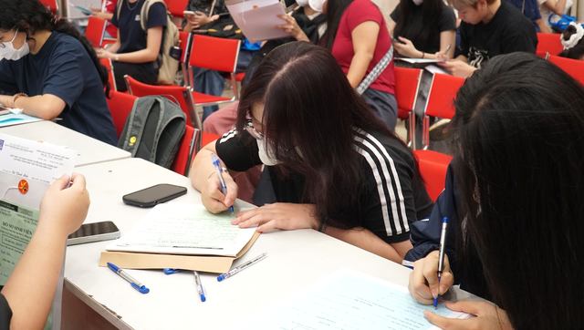 Năm 2025, tổng số thí sinh đăng ký dự thi lên tới 852.000 với 7,6 triệu nguyện vọng vào hơn 4.000 lượt ngành, chương trình đào tạo.