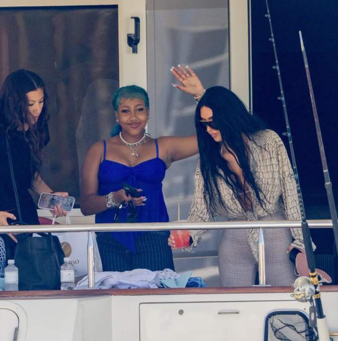 Ngoại hình con gái 12 tuổi của tỷ phú Kim Kardashian - 5